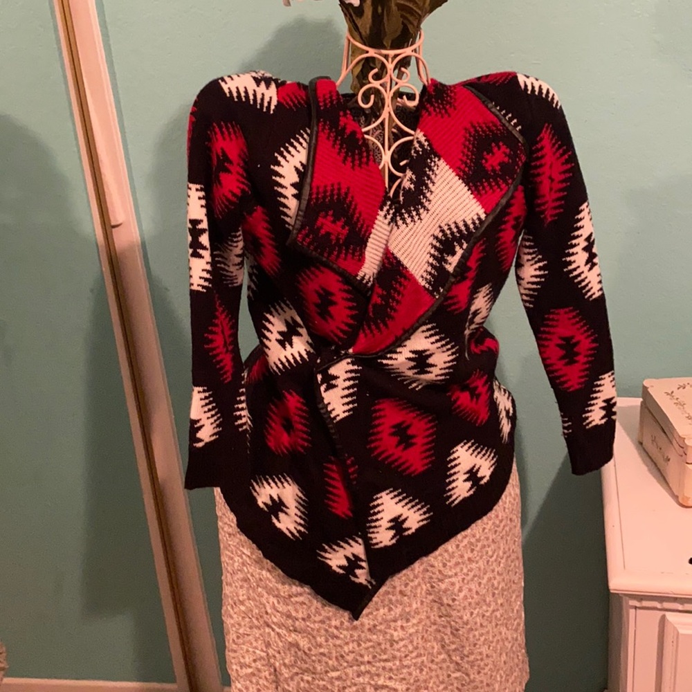 RED WHITE & BLACK THICC CARDIGAN!!! Super warm & cozy perfect for Fall & Winter!